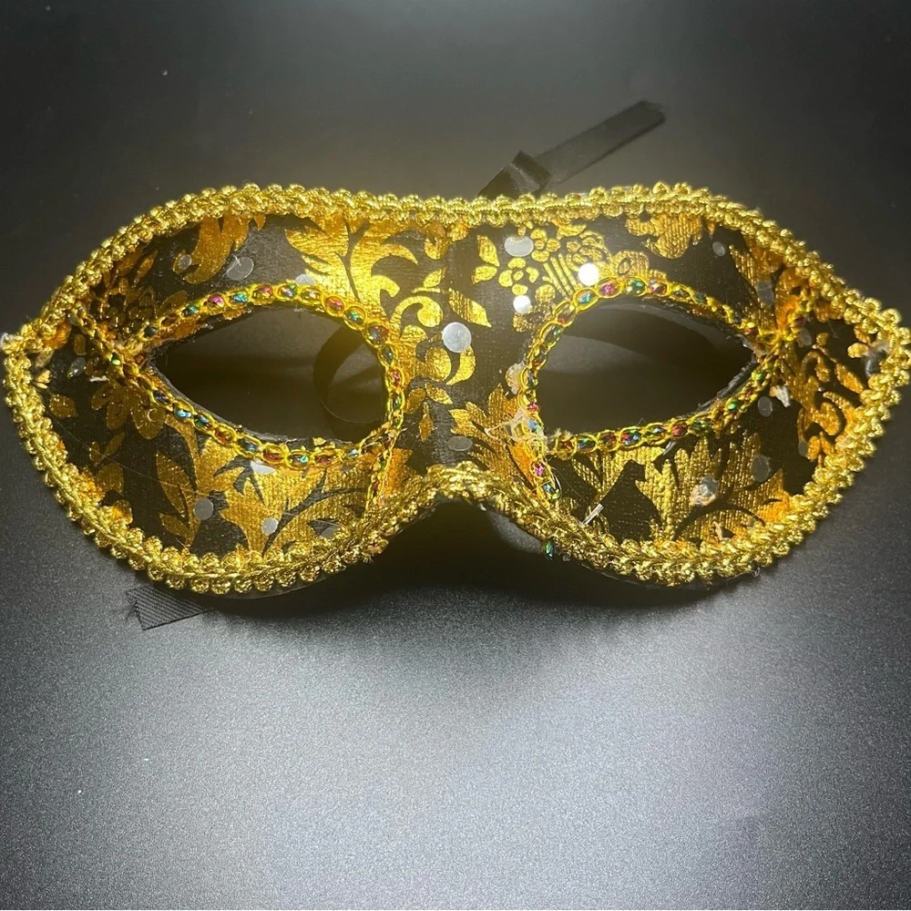 Gold Baroque Masquerade Eye Mask